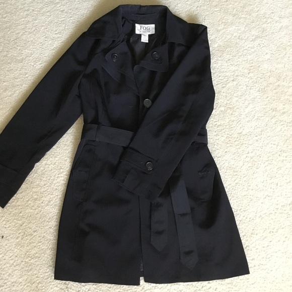 Shop the look! Black trench - Picture 3 of 8